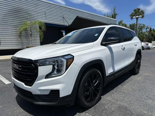 Summit White 2022 GMC Terrain SLE