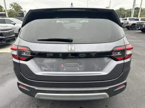 Modern Steel Metallic 2024 Honda Pilot EX-L