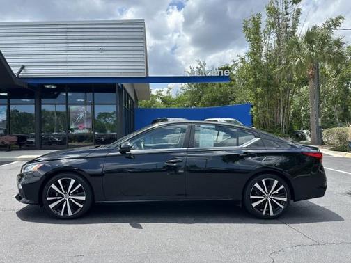 2022 Nissan Altima SR FWD