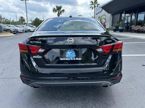 2022 Nissan Altima SR FWD
