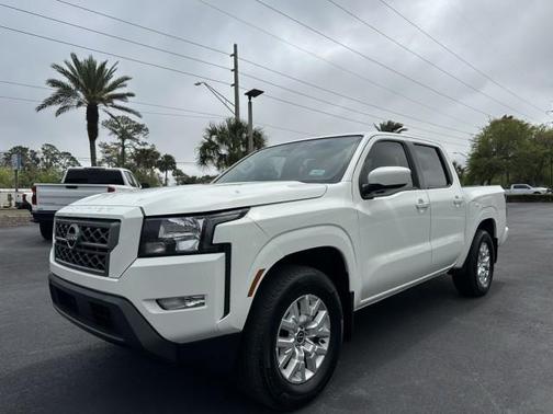 Glacier White 2024 Nissan Frontier SV