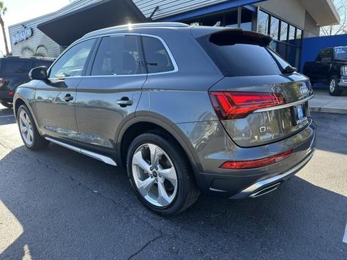 2022 Audi Q5 45 S line Premium Plus