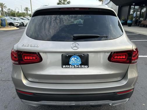 Cirrus Silver Metallic 2022 Mercedes-Benz GLC 300 Base