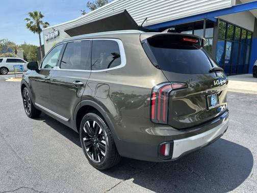 Dark Moss 2024 Kia Telluride SX