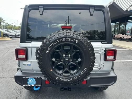 Silver Zynith Clearcoat 2023 Jeep Wrangler 4xe Willys