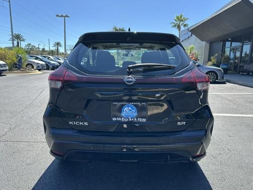 2024 Nissan Kicks SR