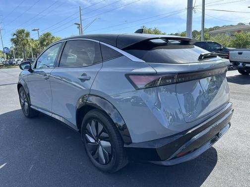 Boulder Gray Pearl/Black Diamond Pearl 2025 Nissan ARIYA ENGAGE