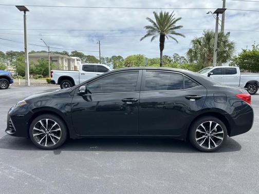 Black Sand Pearl 2019 Toyota Corolla SE