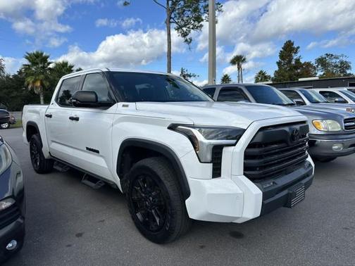 2022 Toyota Tundra SR5