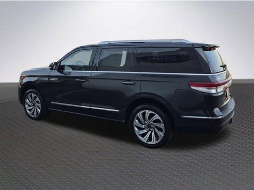 Starlight 2023 Lincoln Navigator Reserve