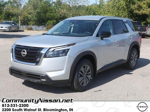 2025 Nissan Pathfinder S