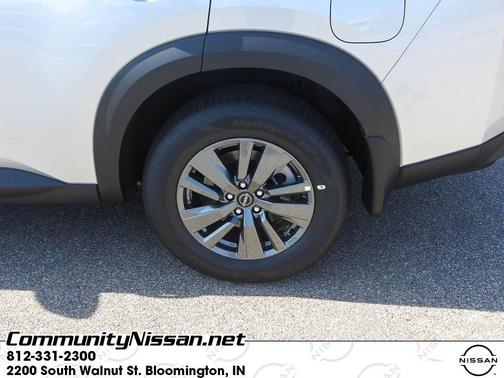 2025 Nissan Pathfinder S
