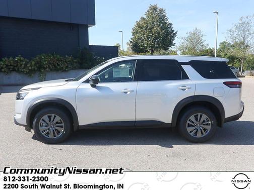 2025 Nissan Pathfinder S