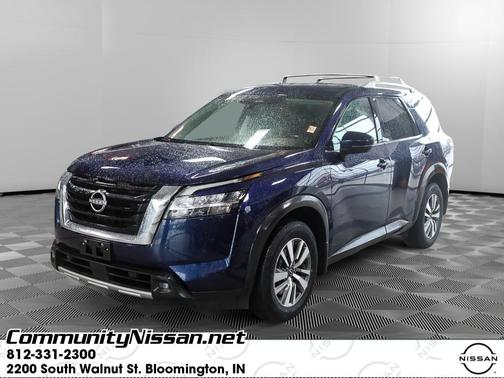 2022 Nissan Pathfinder SL