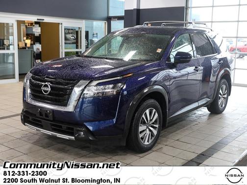 2022 Nissan Pathfinder SL