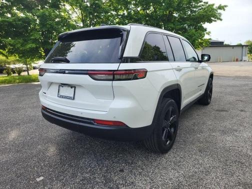 2023 Jeep Grand Cherokee Altitude