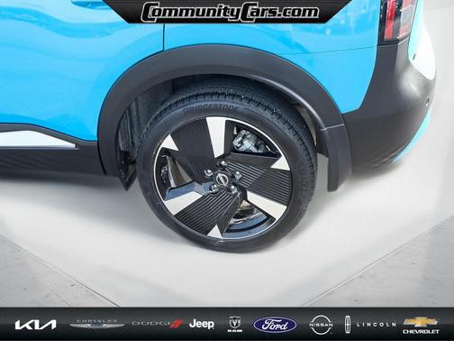 2025 Nissan Kicks SR