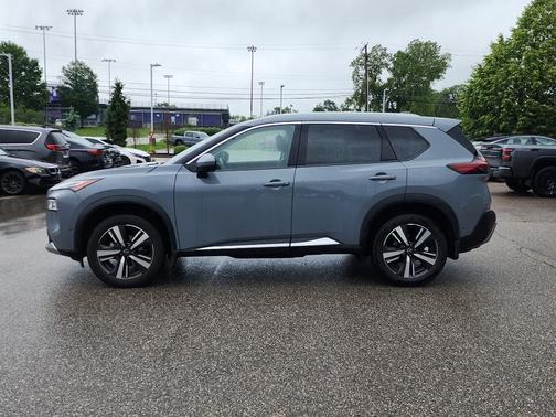 Boulder Gray Pearl 2023 Nissan Rogue Platinum