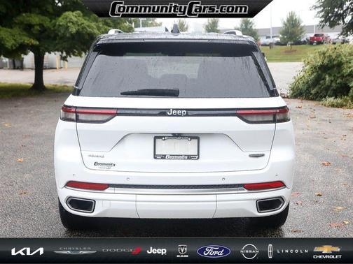 2022 Jeep Grand Cherokee Summit