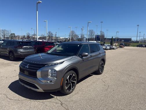 2022 Mitsubishi Outlander SE