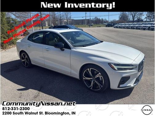 2024 Volvo S60 B5 Core Dark Theme