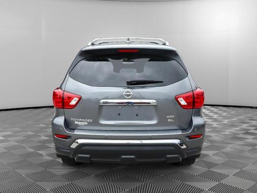 Gun Metallic 2019 Nissan Pathfinder SL