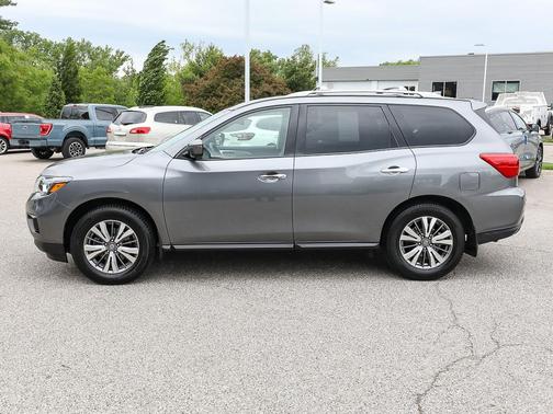 Gun Metallic 2019 Nissan Pathfinder SL