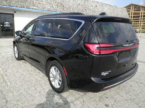 2022 Chrysler Pacifica Touring