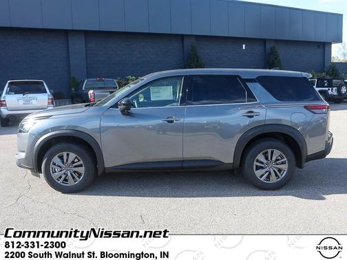 2025 Nissan Pathfinder S