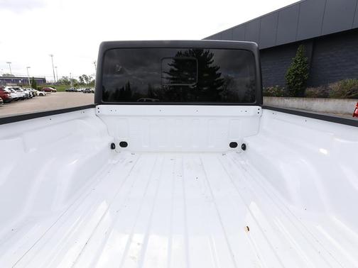 Bright White Clearcoat 2021 Jeep Gladiator Sport