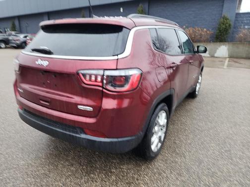 2022 Jeep Compass Latitude Lux