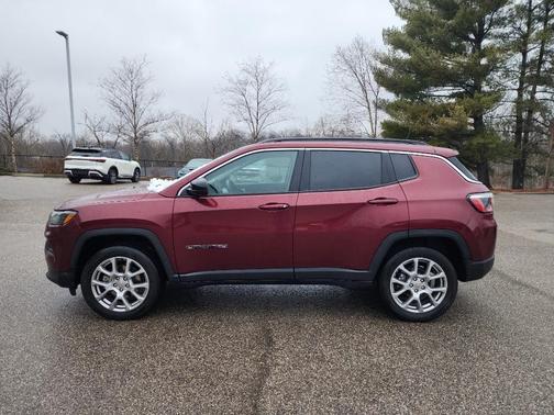 2022 Jeep Compass Latitude Lux