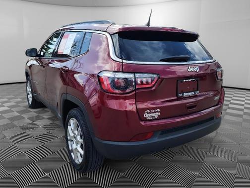 2022 Jeep Compass Latitude Lux