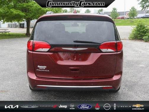 2017 Chrysler Pacifica Touring-L