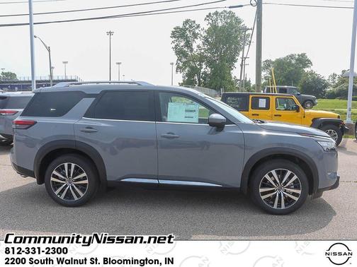 2025 Nissan Pathfinder Platinum