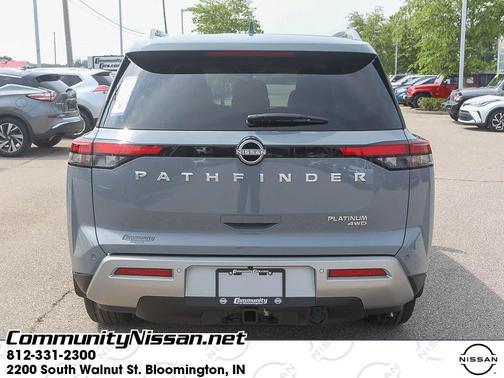 2025 Nissan Pathfinder Platinum