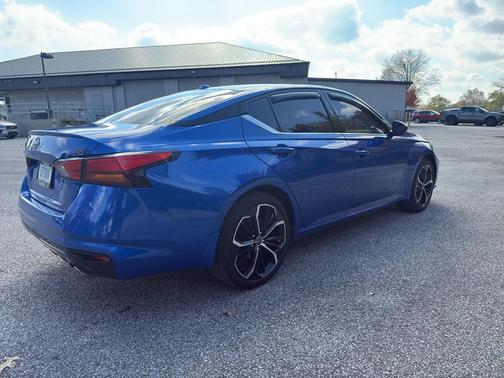 2025 Nissan Altima SR