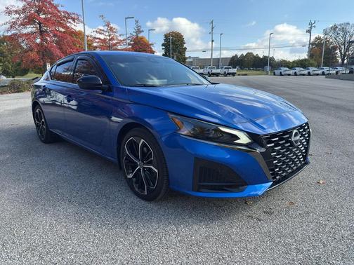 2025 Nissan Altima SR