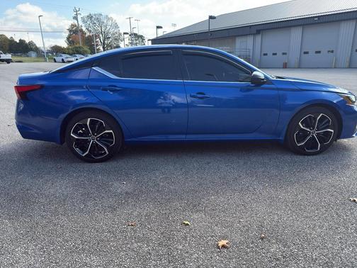 2025 Nissan Altima SR