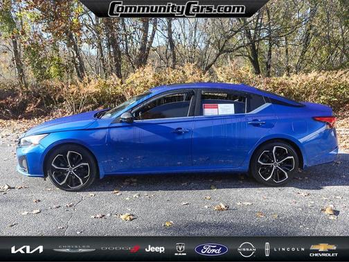 2025 Nissan Altima SR