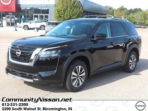 2025 Nissan Pathfinder SL