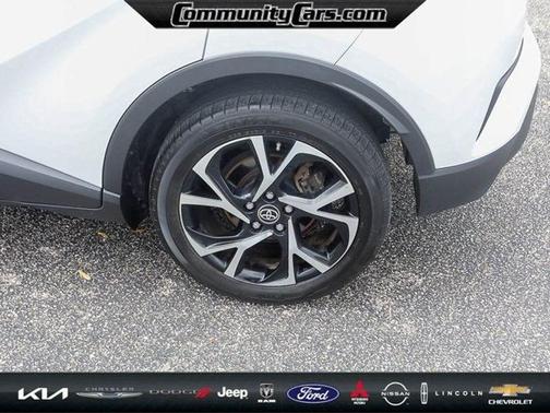 2022 Toyota C-HR XLE