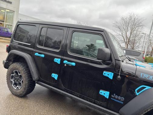 Black Clearcoat 2022 Jeep Wrangler Unlimited 4xe Rubicon