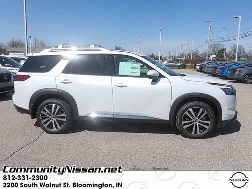 2025 Nissan Pathfinder Platinum