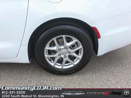 2026 Chrysler Voyager LX