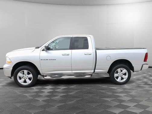 Bright Silver Clearcoat Metallic 2012 RAM 1500 SLT