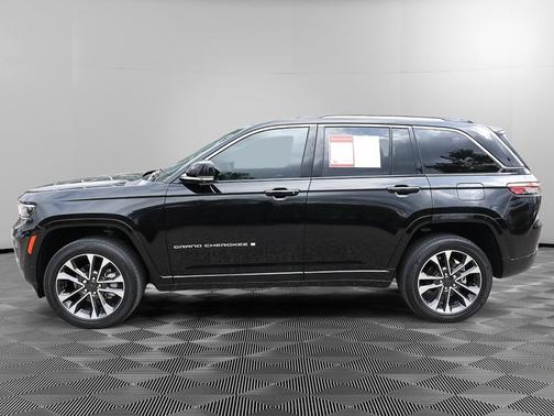 Diamond Black 2023 Jeep Grand Cherokee Overland