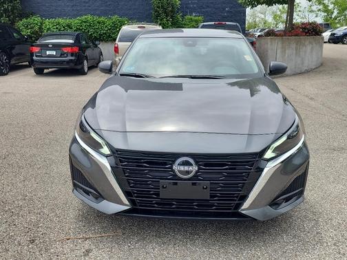 Gun Metallic 2025 Nissan Altima SV