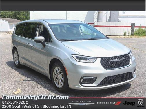 2023 Chrysler Pacifica Touring-L