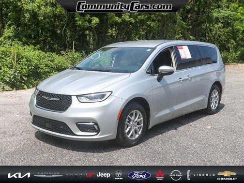 2023 Chrysler Pacifica Touring-L